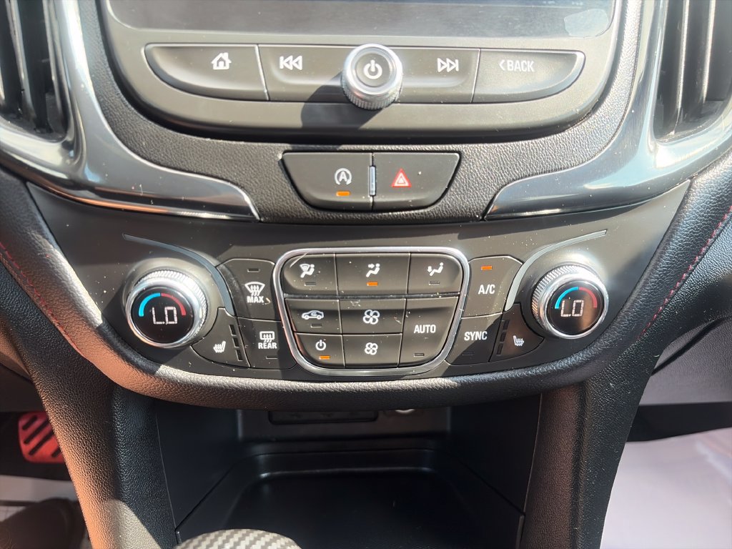Used 2022 Chevrolet Equinox RS w/ RS Leather Package AWD/4WD image 18