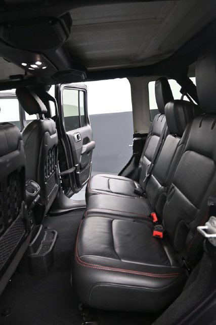 Used 2022 Jeep Wrangler Unlimited Rubicon w/ Dual Top Group AWD/4WD image 8