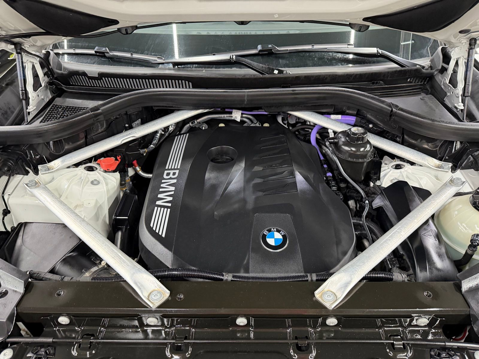 Used 2025 BMW X5 sDrive40i w/ M Sport Package image 27