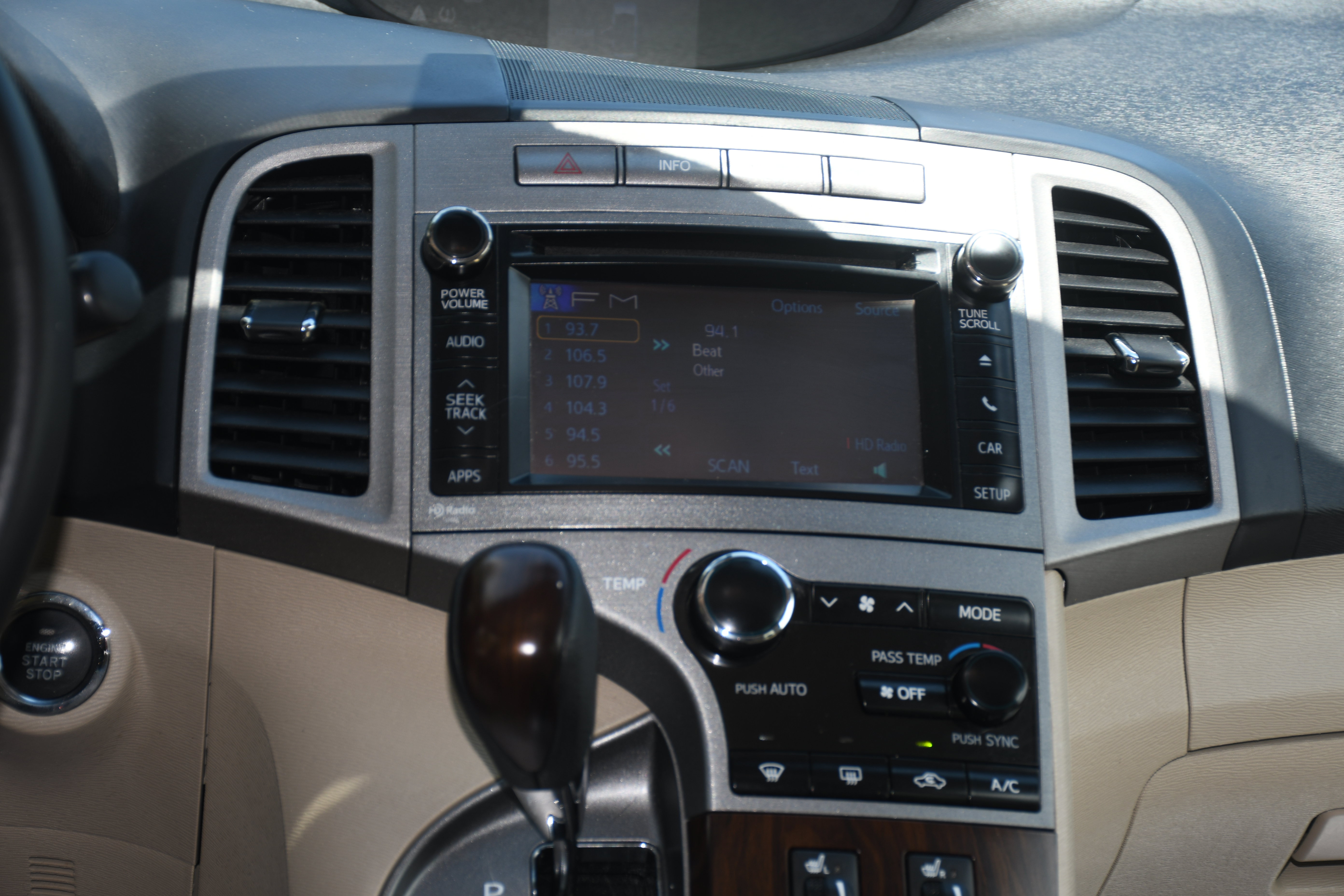 Used 2014 Toyota Venza XLE AWD/4WD image 17