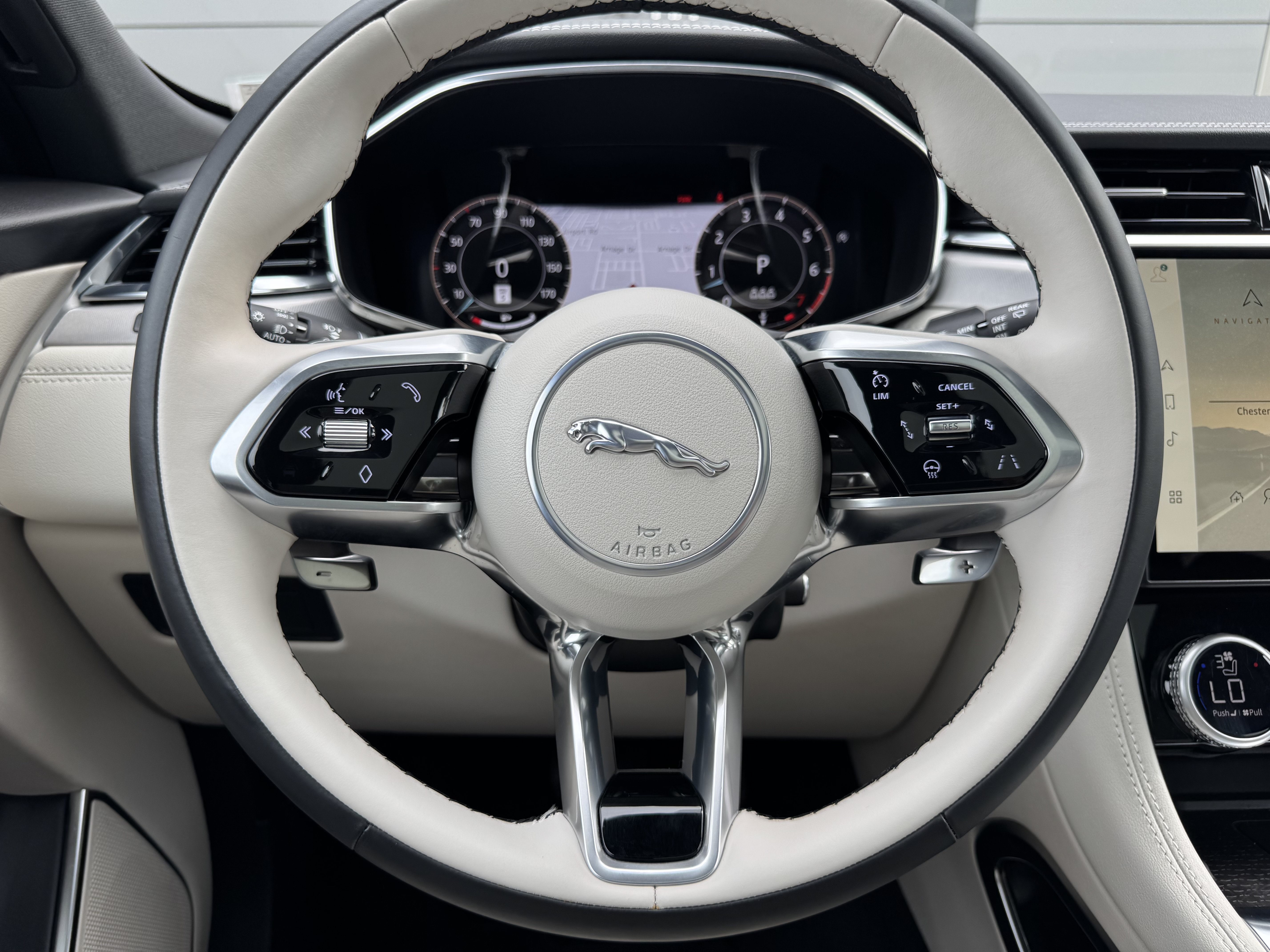 Certified 2024 Jaguar F-PACE R-Dynamic S AWD/4WD image 16