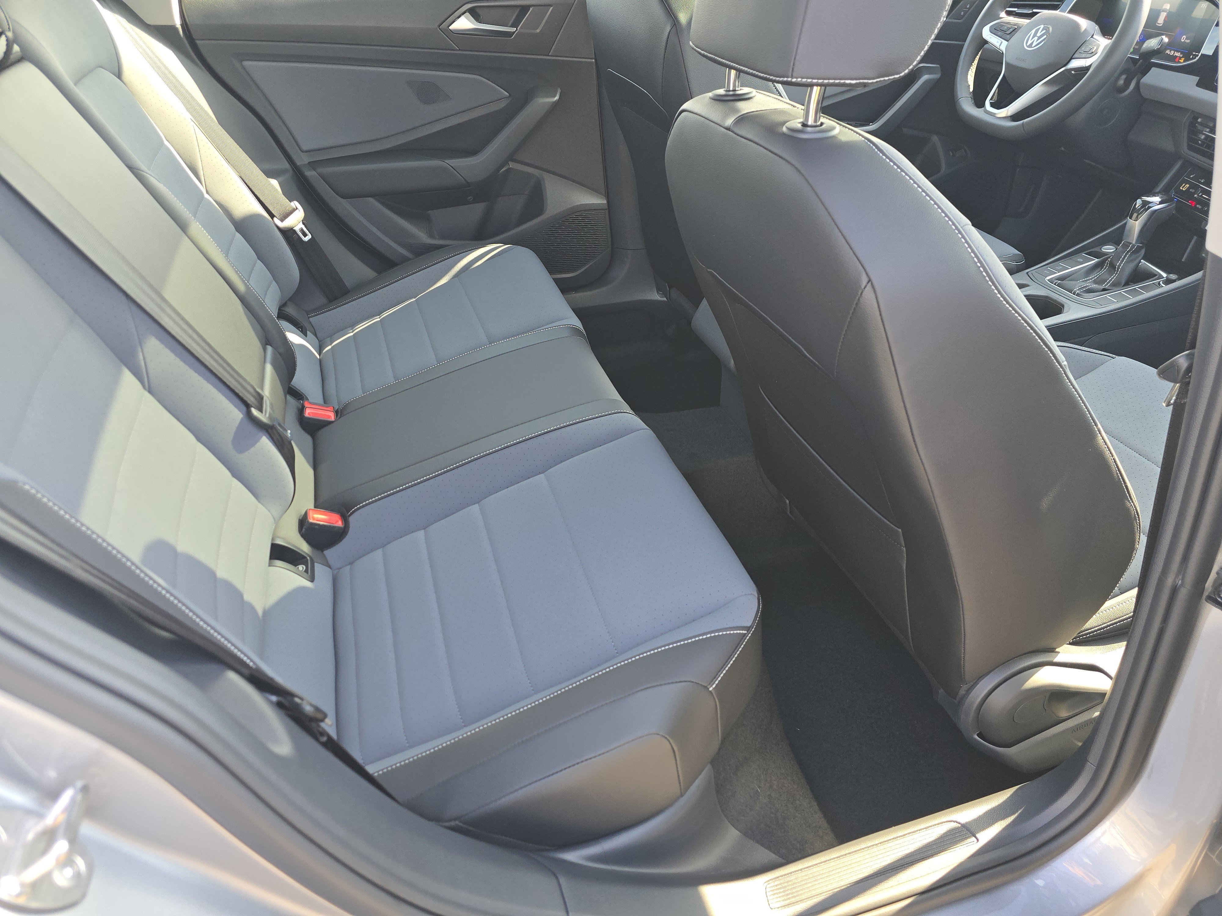 New 2026 Volkswagen Jetta SE FWD image 16