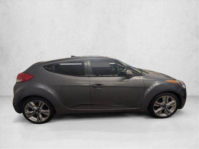 Used 2017 Hyundai Veloster Value Edition FWD image 4