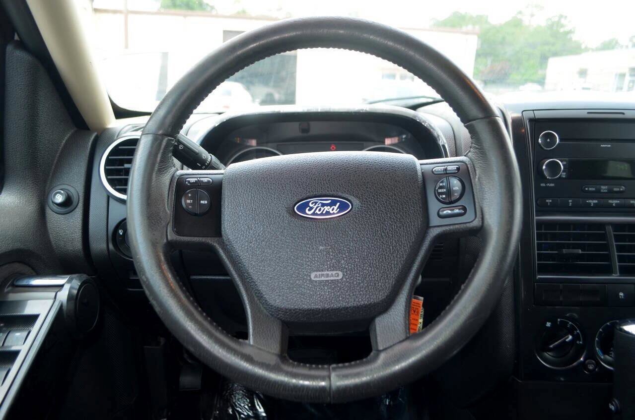 Used 2010 Ford Explorer XLT image 26