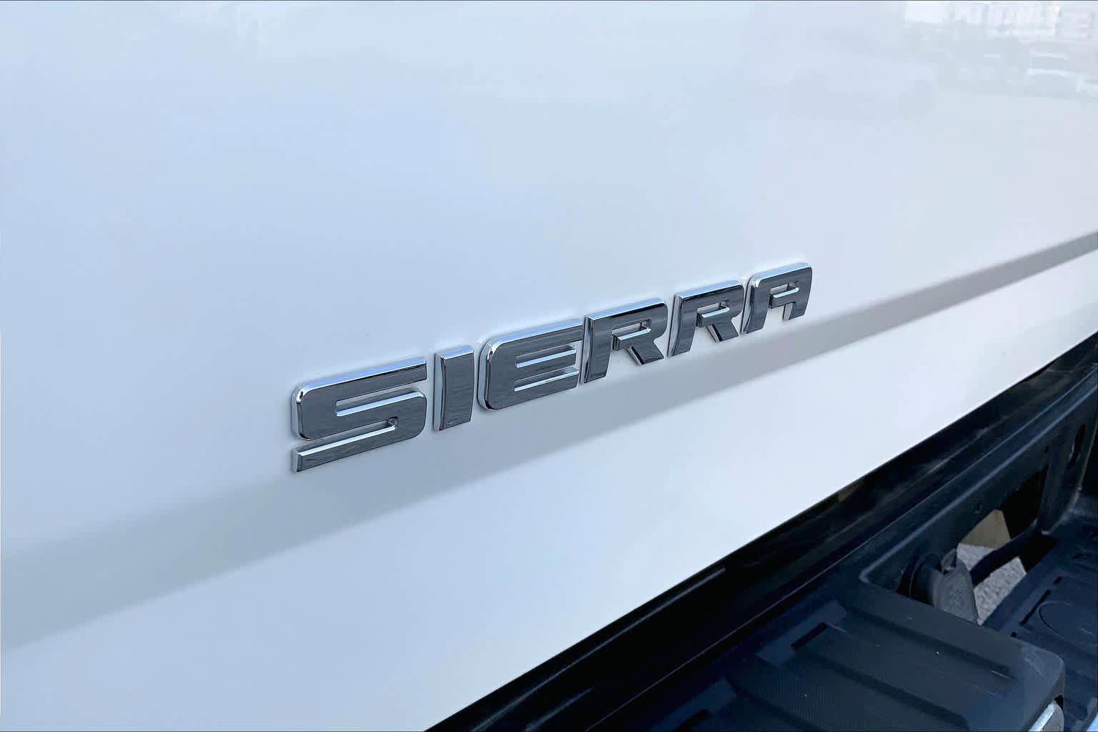 Used 2018 GMC Sierra 2500 4x4 Crew Cab w/ Sierra Convenience Package image 30