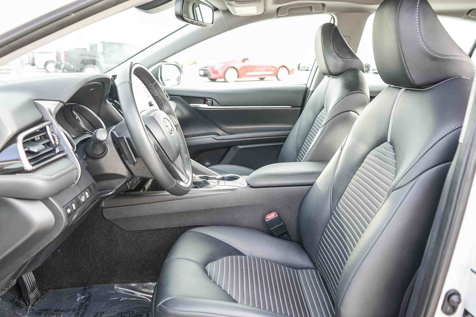 Used 2024 Toyota Camry SE image 17