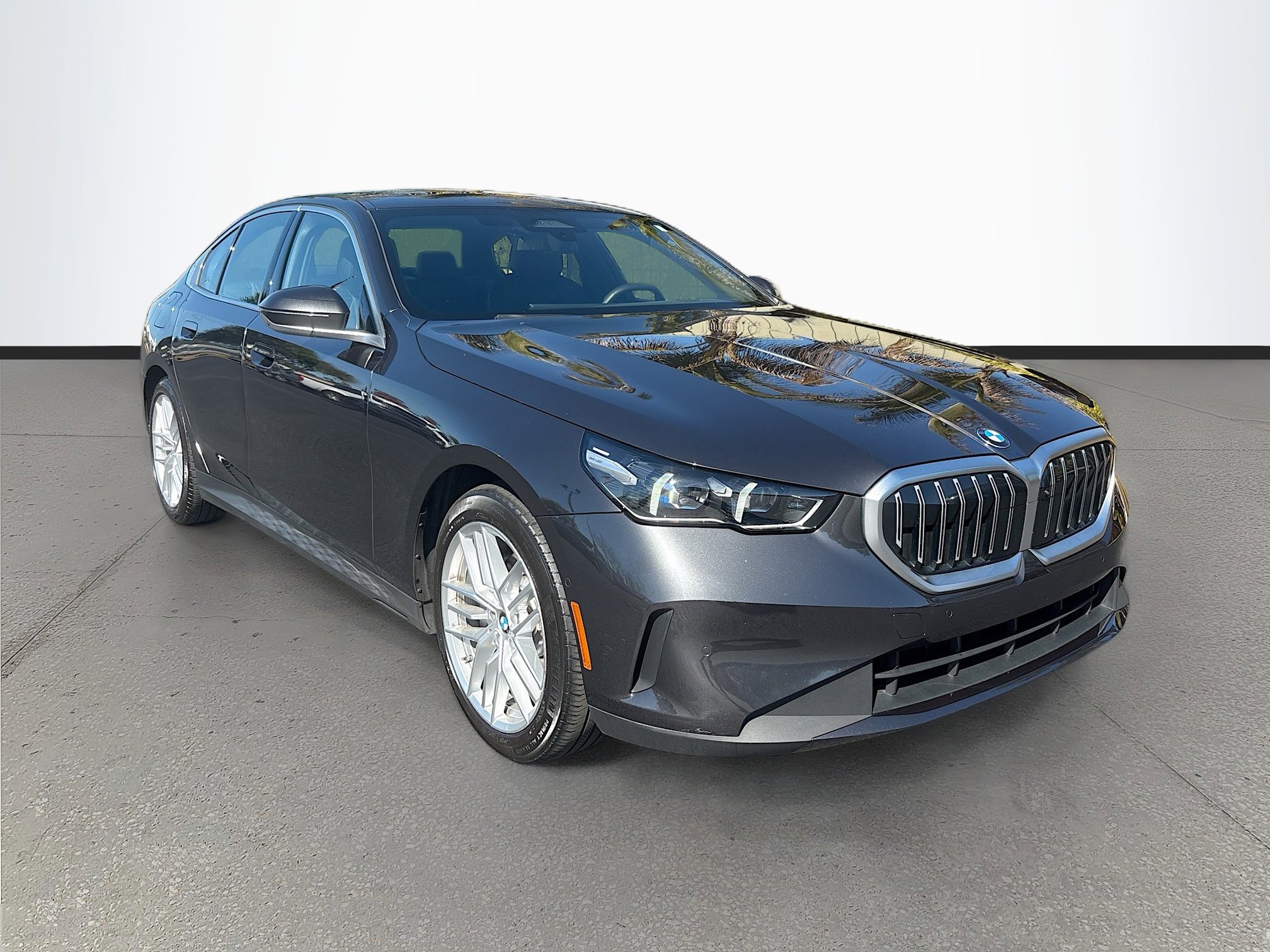 Used 2025 BMW 530i image 1