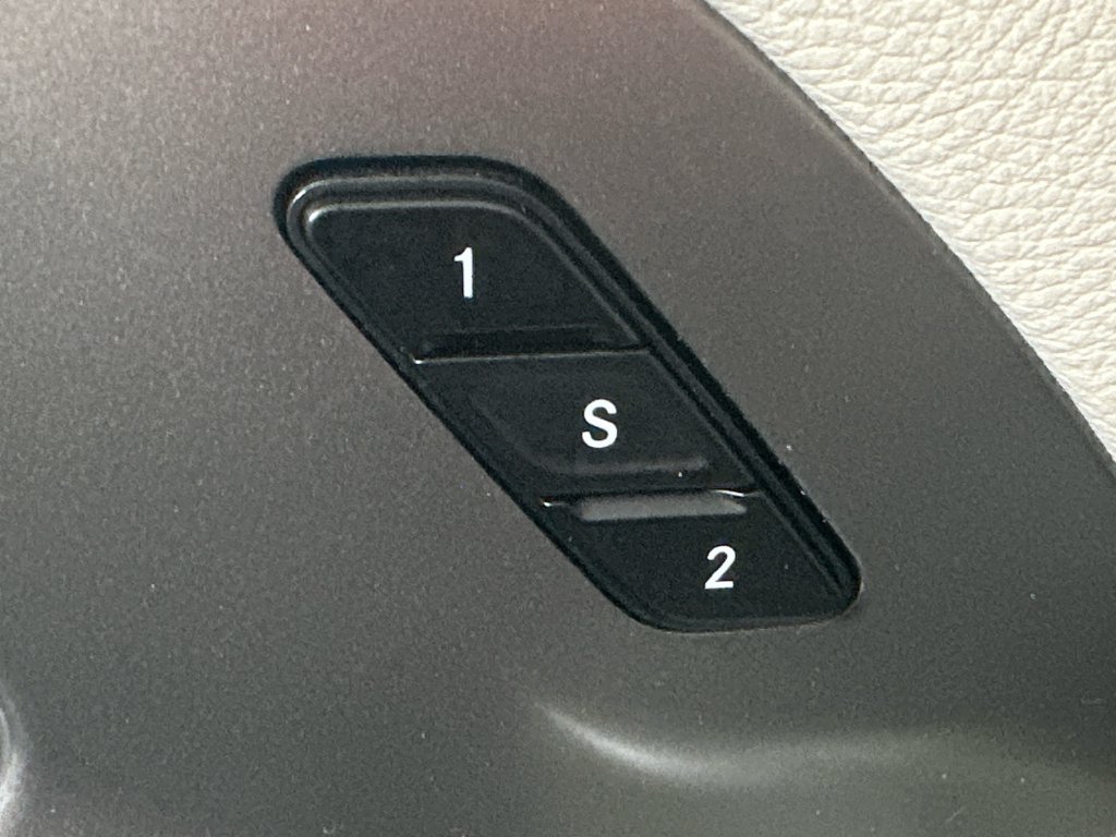 Used 2024 Chrysler Pacifica Touring-L FWD image 23