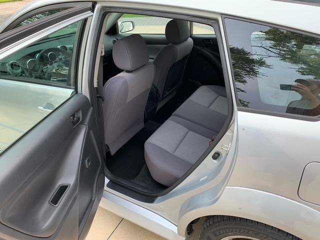 Used 2006 Pontiac Vibe w/ Sport Package FWD image 13