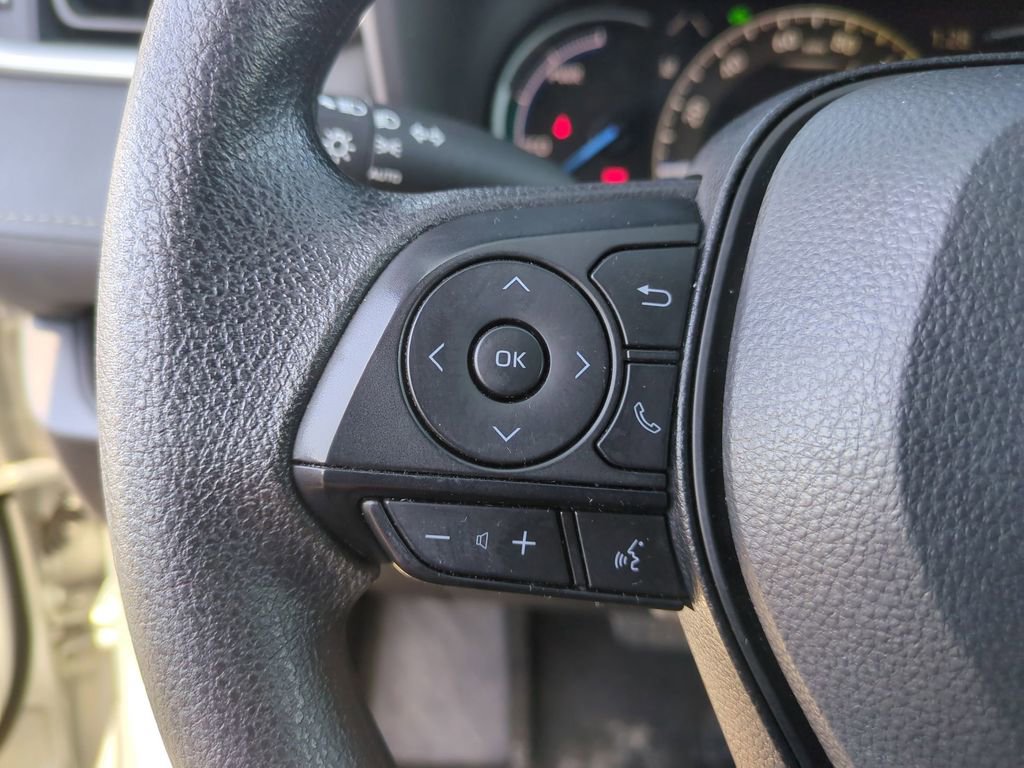 Used 2025 Toyota RAV4 XLE AWD/4WD image 21