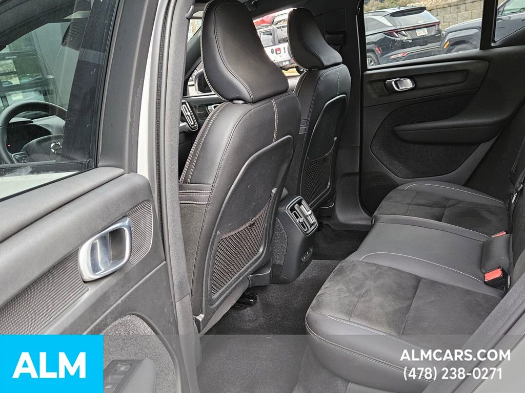 Used 2022 Volvo XC40 P8 Recharge Ultimate image 14