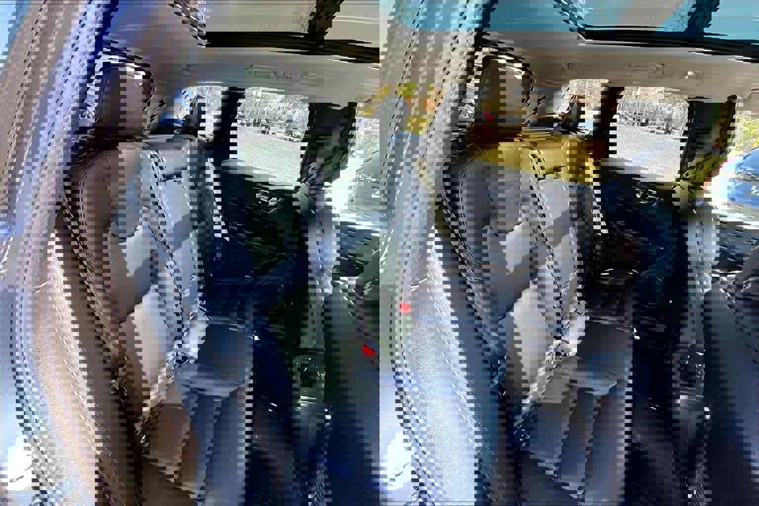 Used 2024 Volvo XC60 B5 Plus w/ Climate Package image 19