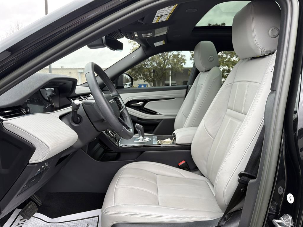 Used 2023 Land Rover Range Rover Evoque S image 3
