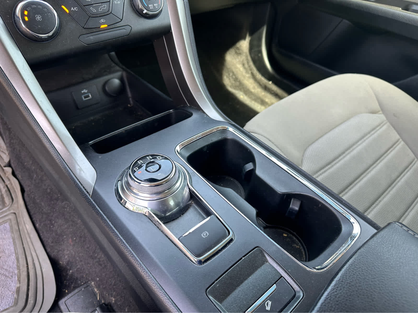 Used 2020 Ford Fusion S FWD image 14