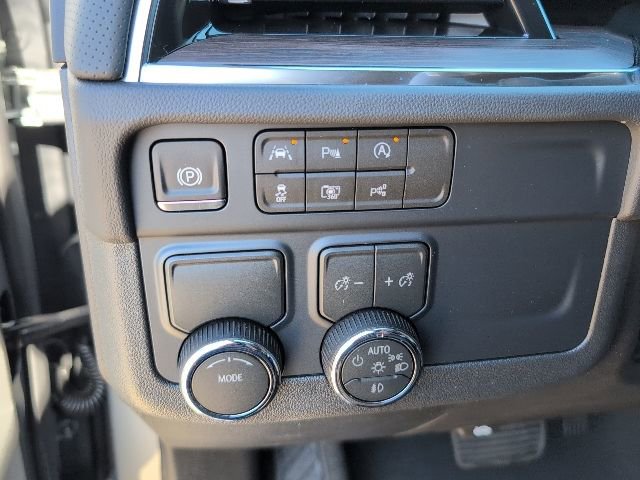 New 2026 Chevrolet Suburban Premier image 21