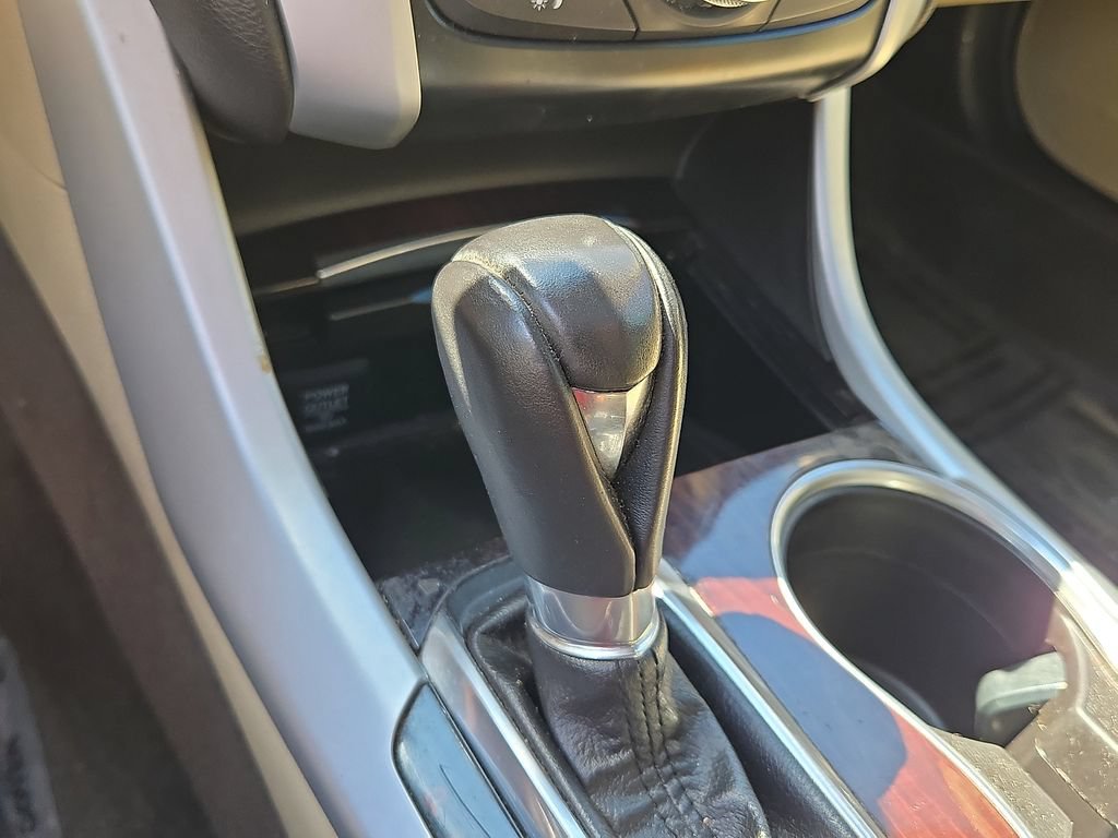 Used 2017 Acura TLX w/ Technology Package FWD image 13