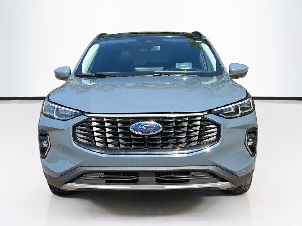Used 2023 Ford Escape Platinum w/ Premium Technology Package AWD/4WD image 2