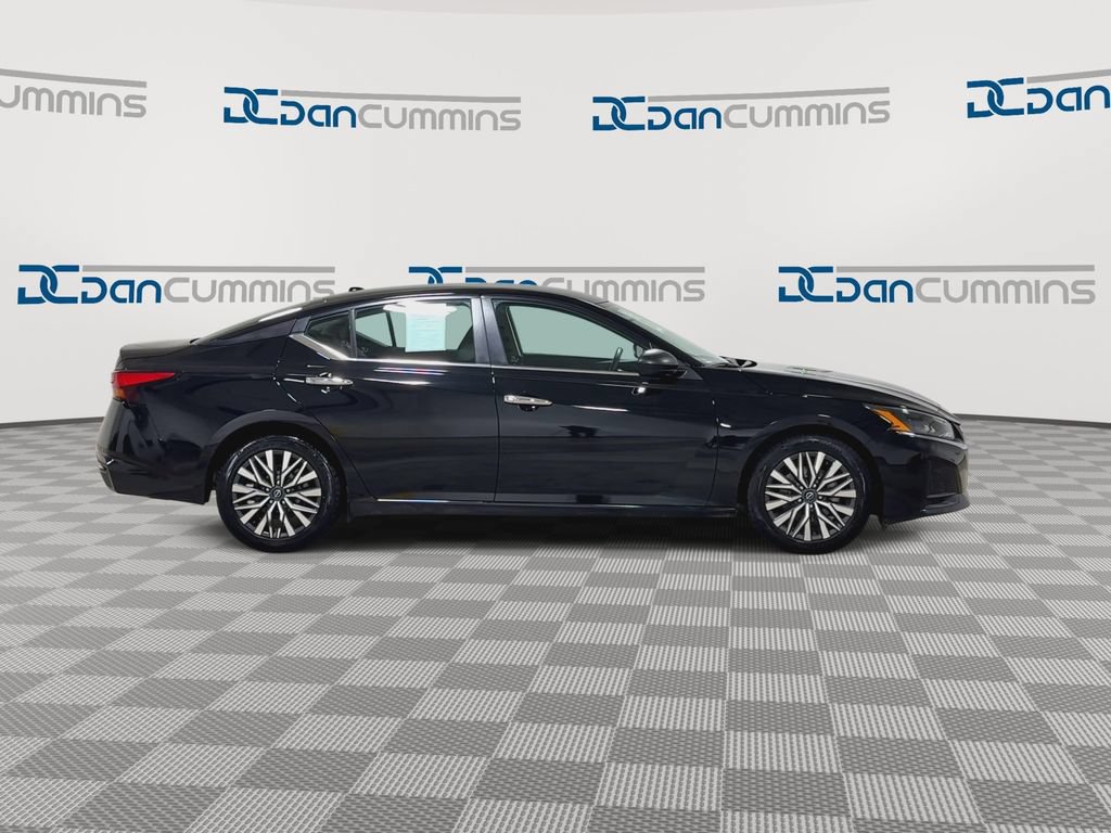 Used 2025 Nissan Altima 2.5 SV FWD image 9