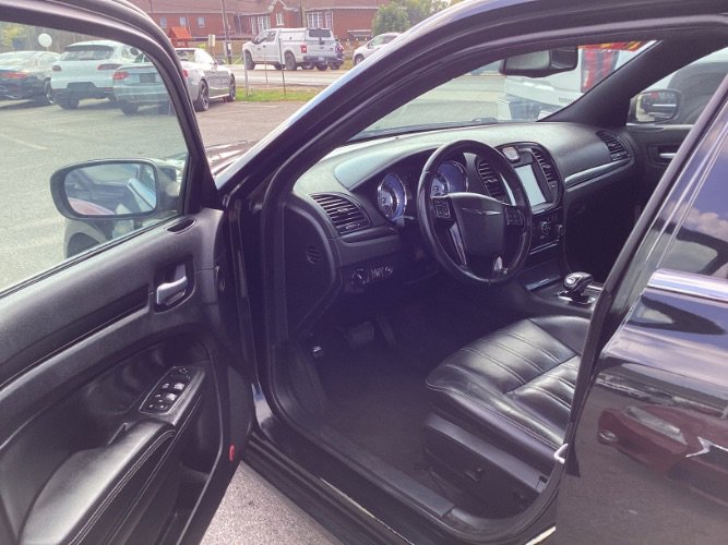 Used 2013 Chrysler 300 S image 6