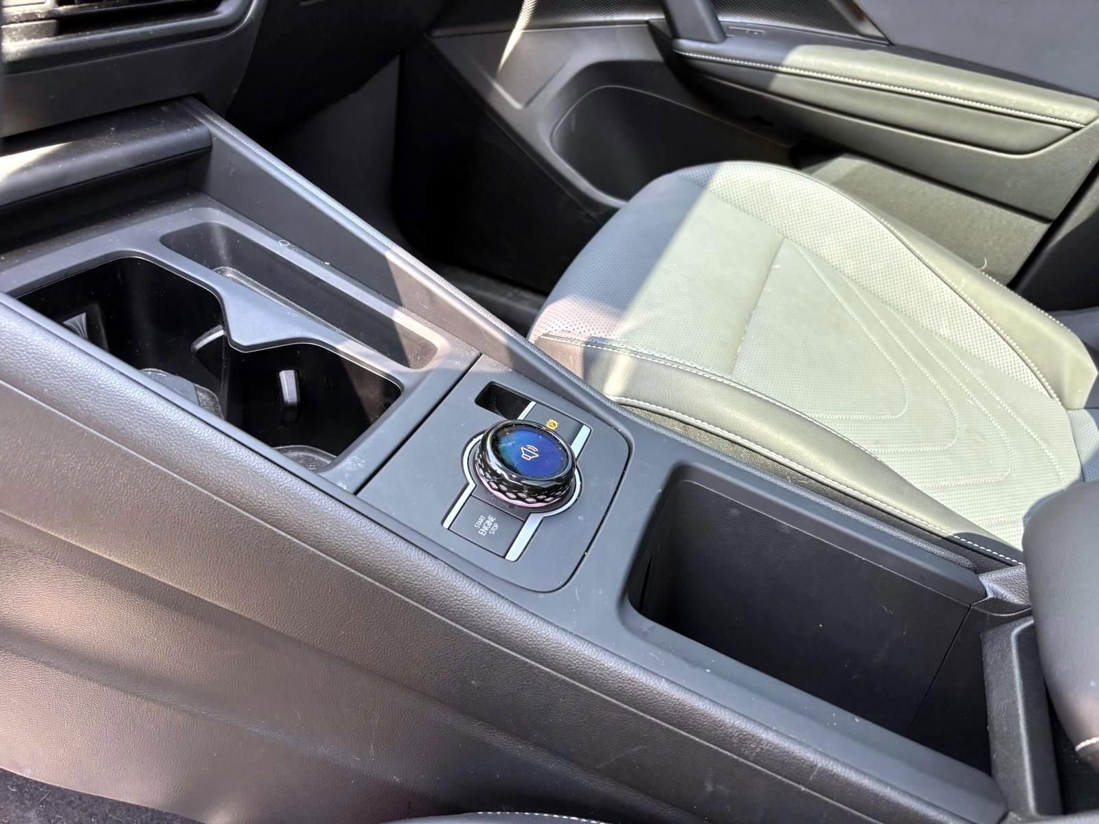 Used 2025 Volkswagen Tiguan SE R-Line AWD/4WD image 23