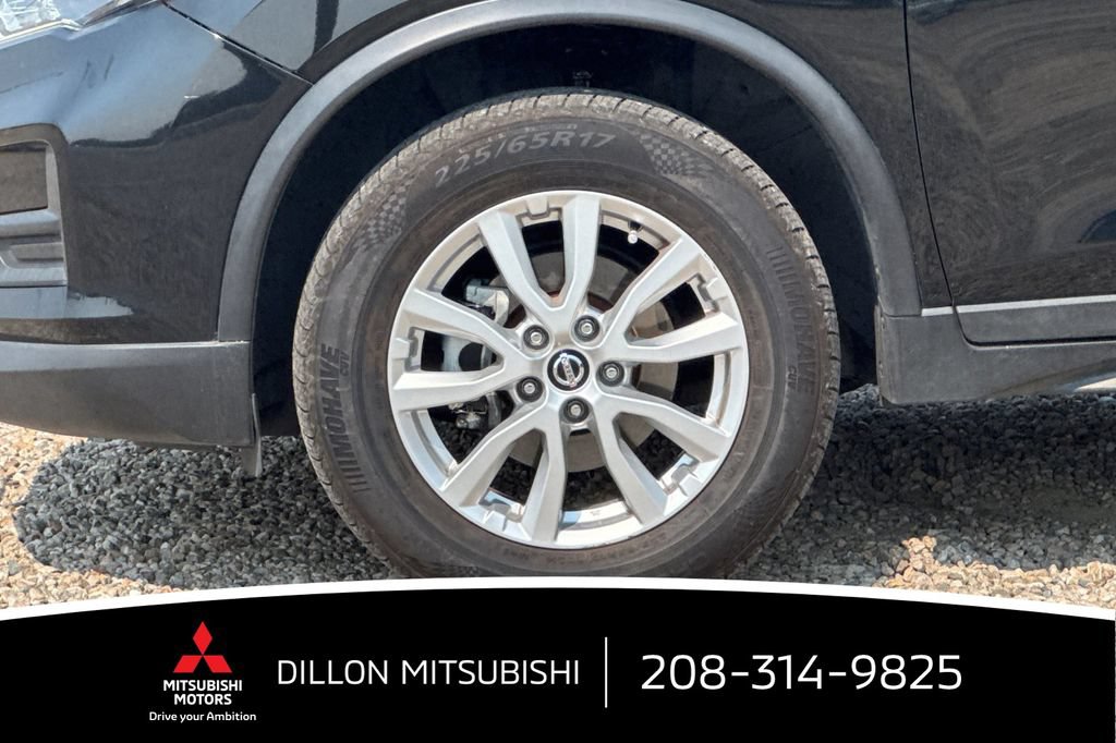 Used 2017 Nissan Rogue SV AWD/4WD image 26