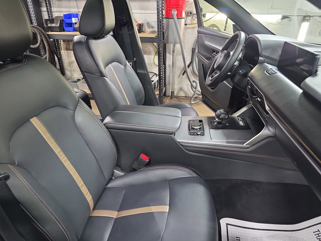 Used 2025 MAZDA CX-90 3.3 Turbo w/ Premium Plus Pkg image 10
