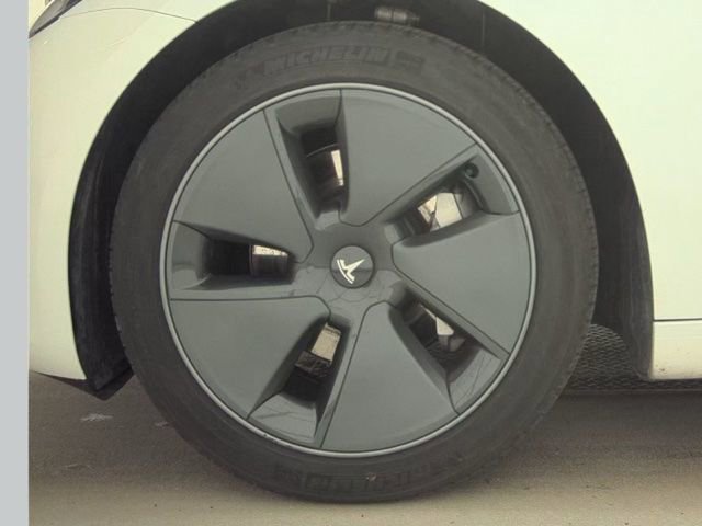 Used 2023 Tesla Model 3 Standard Range image 22