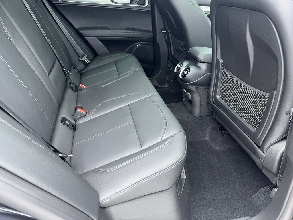 New 2025 Alfa Romeo Stelvio Sprint w/ Convenience Package image 39