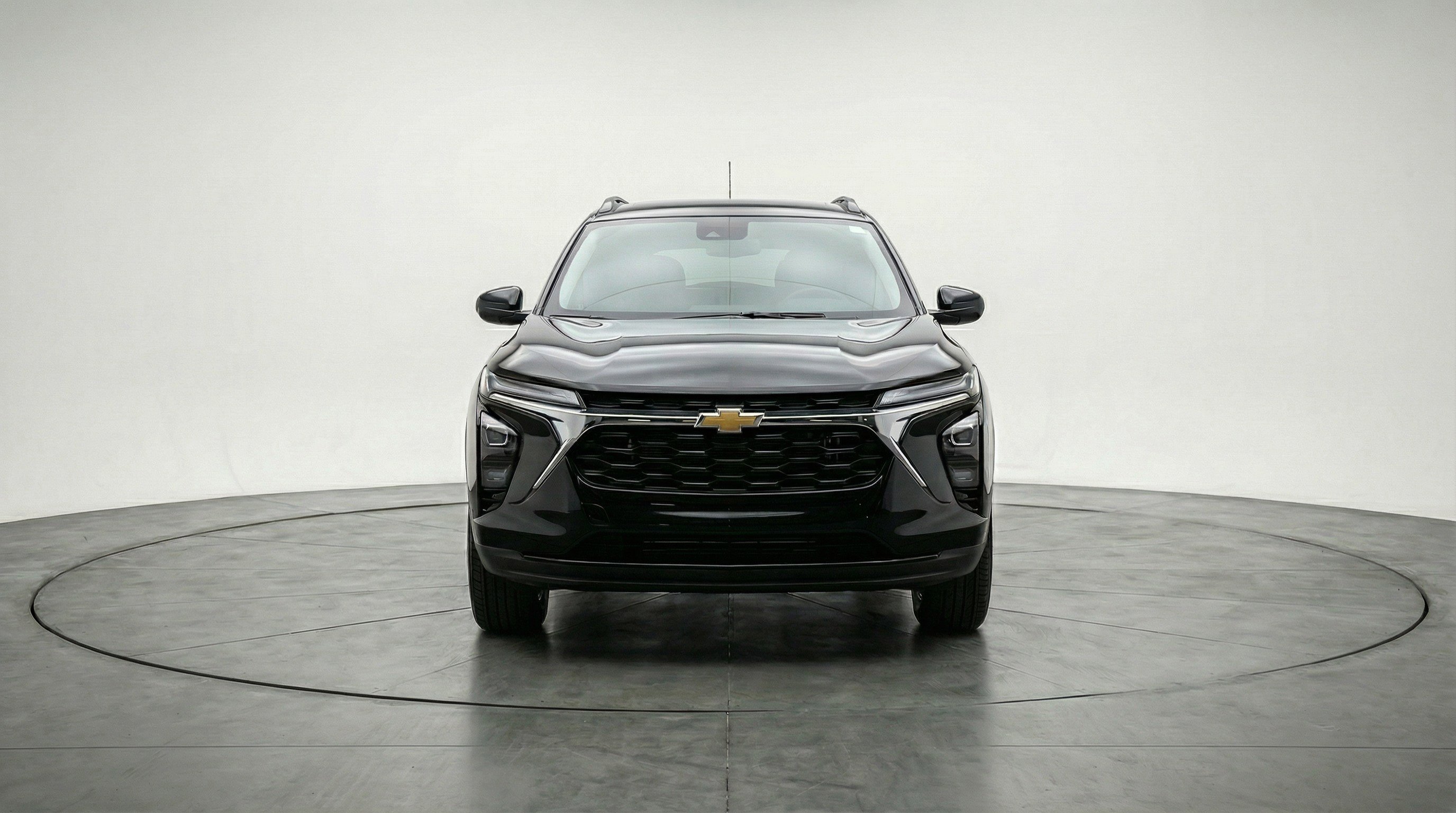 Used 2025 Chevrolet Trax LT w/ LT Convenience Package image 2