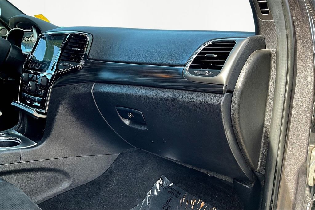 Used 2021 Jeep Grand Cherokee Laredo X image 16