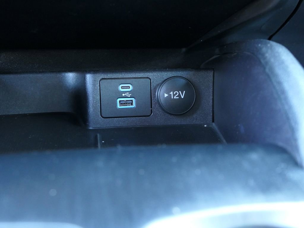 Used 2022 Ford Escape SE w/ SE Sport Appearance Package image 23