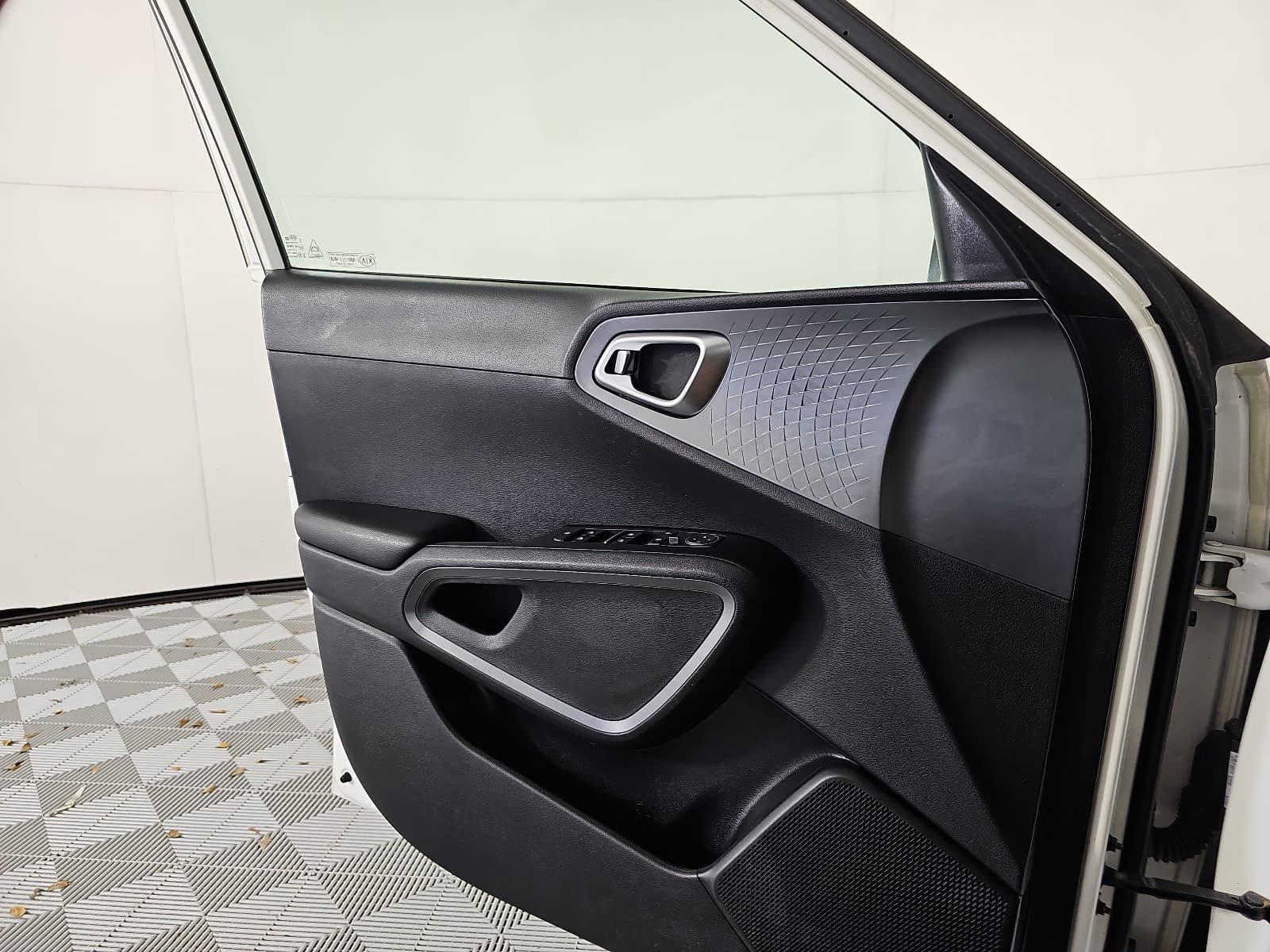 Used 2020 Kia Soul S FWD image 24