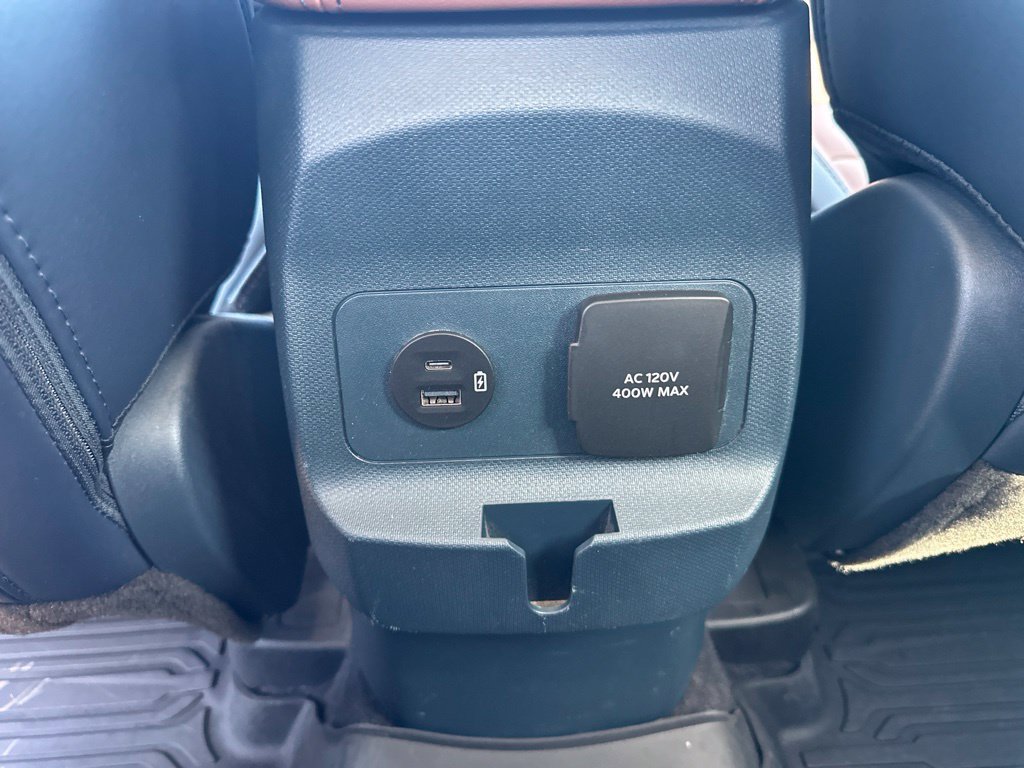 Used 2023 Ford Maverick Lariat w/ Lariat Luxury Package AWD/4WD image 28