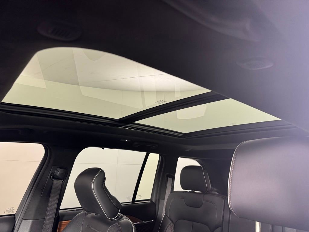 Used 2023 Jeep Grand Cherokee Summit image 23