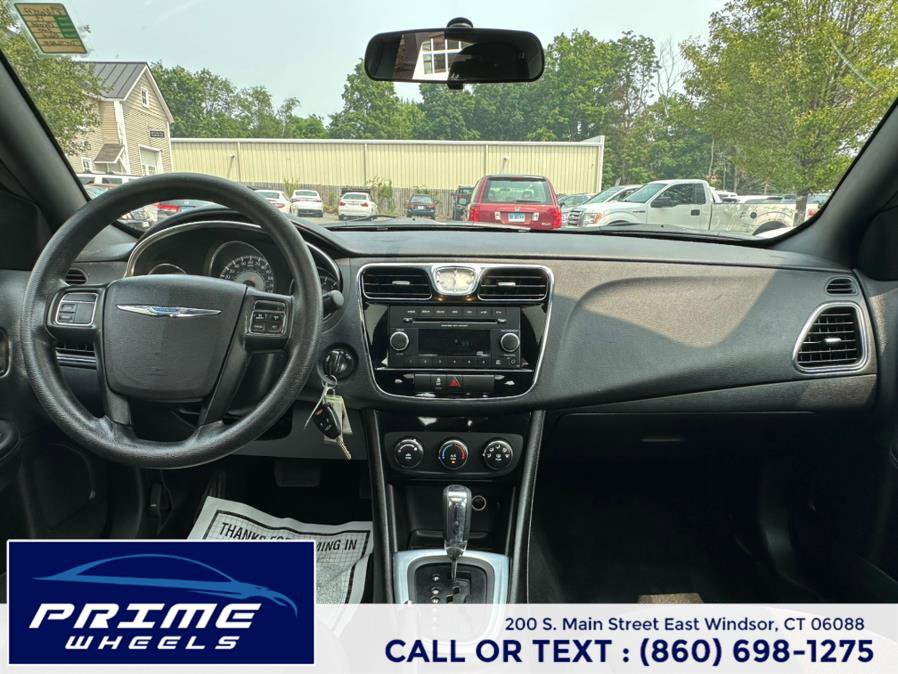 Used 2013 Chrysler 200 LX FWD image 16