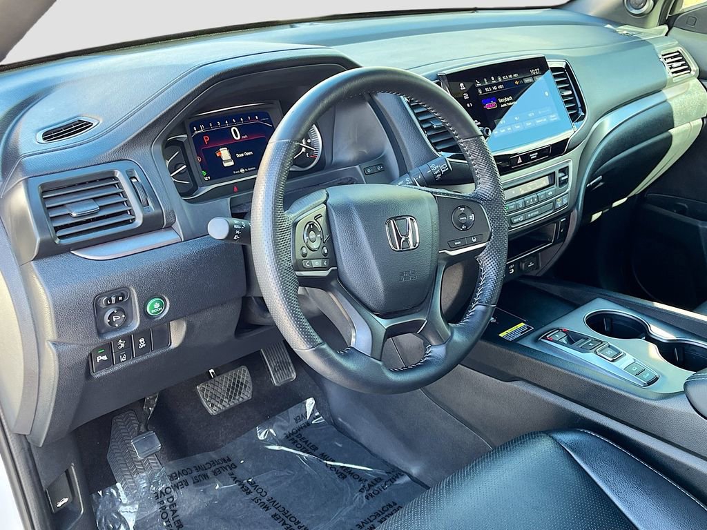 Used 2025 Honda Passport EX-L image 9