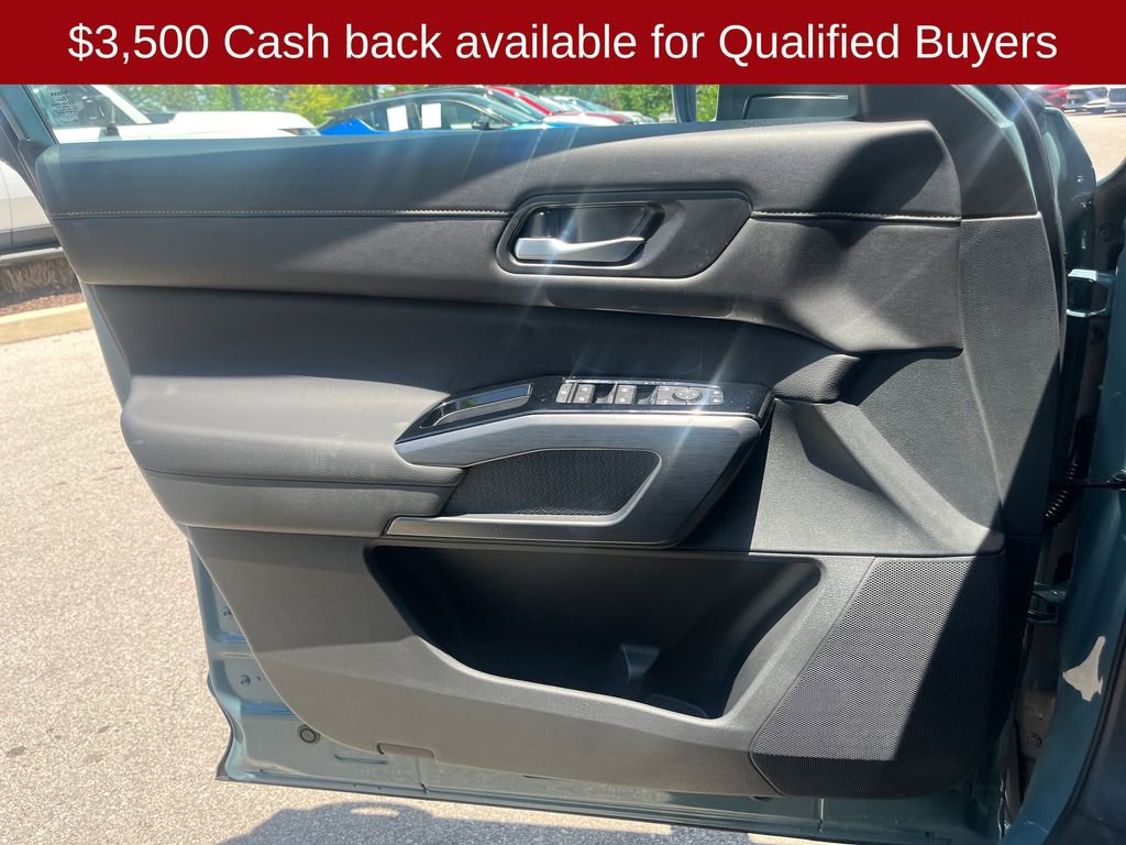 New 2026 Nissan Pathfinder SL FWD image 11