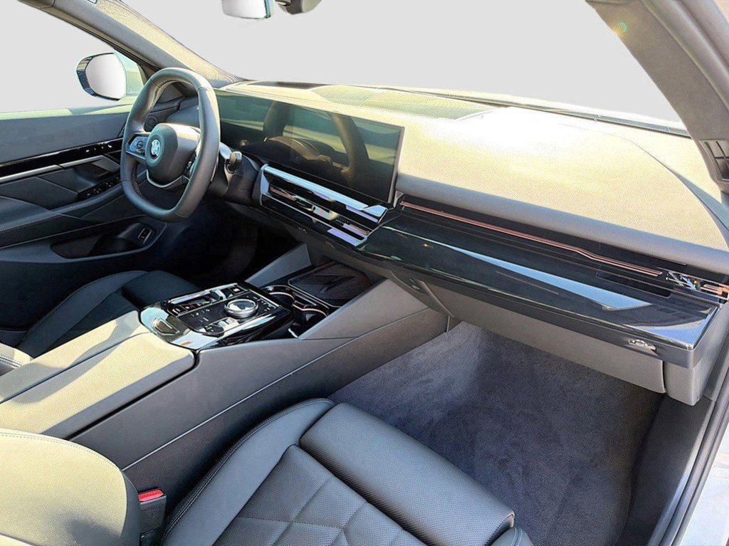 New 2026 BMW 530i xDrive w/ Premium Package AWD/4WD image 15
