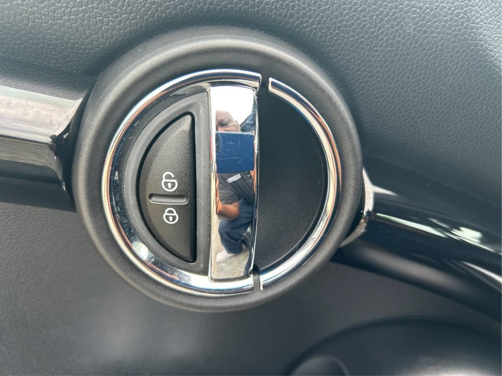 Used 2016 MINI Cooper Convertible FWD image 47