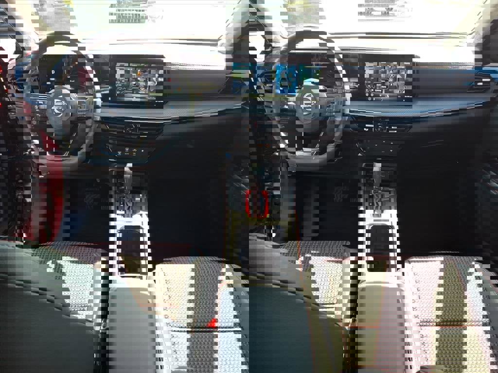 New 2026 Nissan Kicks SR w/ Illumination Package image 6