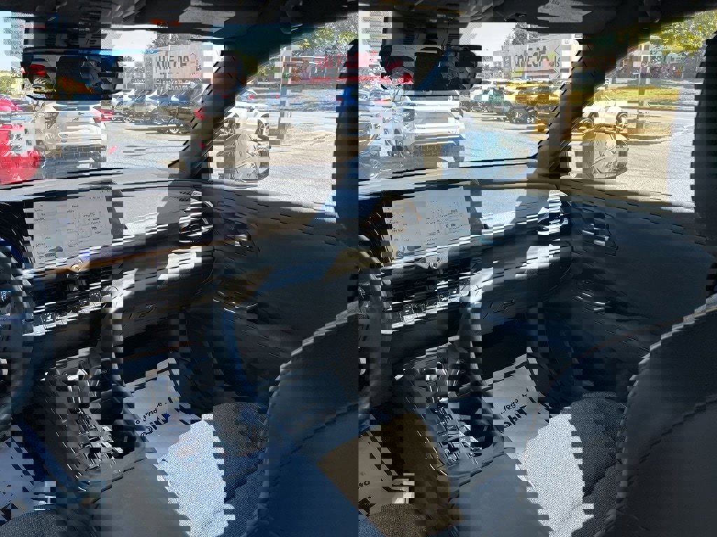 Used 2023 Toyota Crown XLE image 12