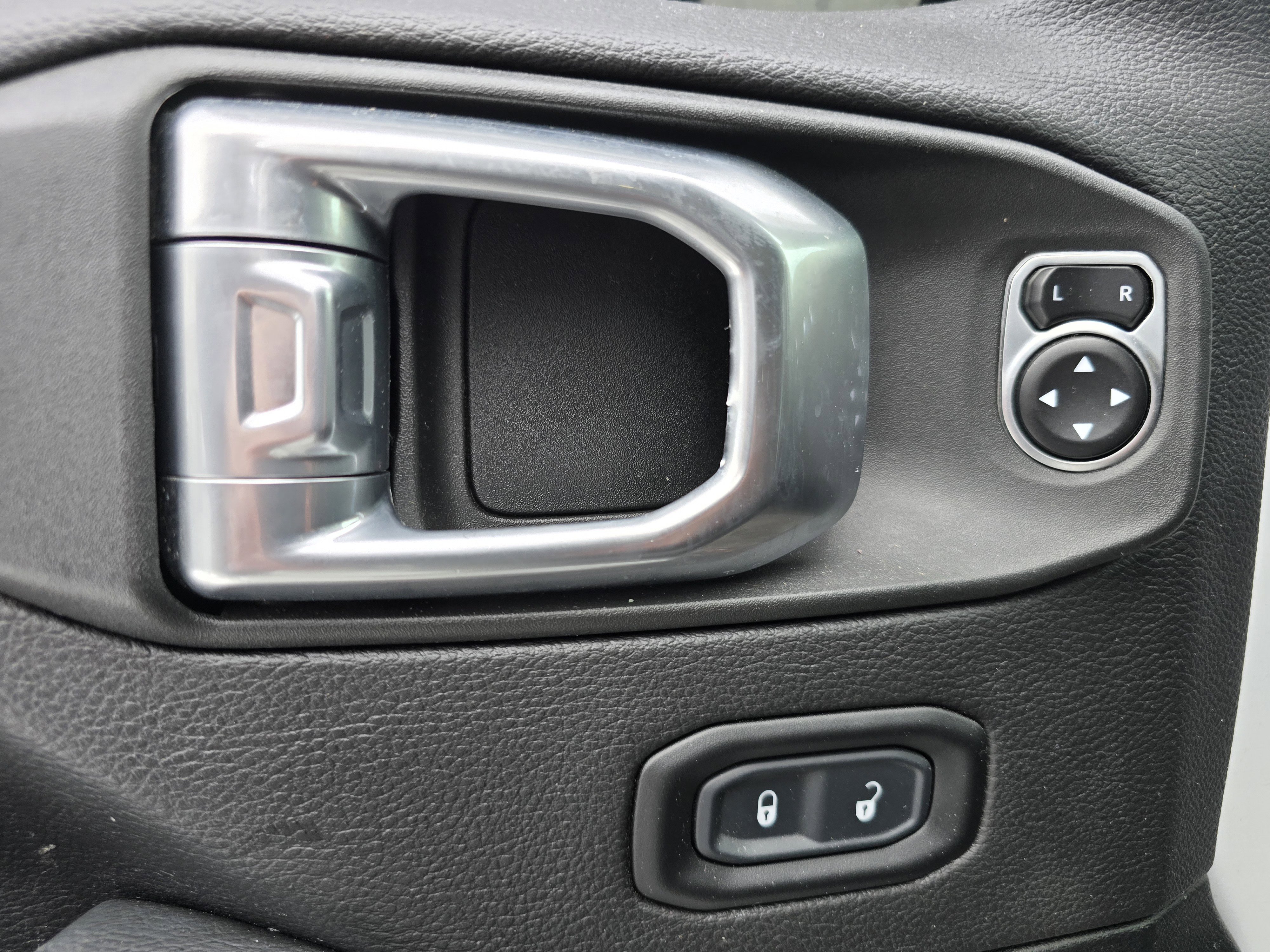 Used 2021 Jeep Wrangler Unlimited Rubicon image 18