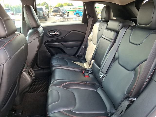 Used 2015 Jeep Cherokee Trailhawk w/ Leather Interior Group AWD/4WD image 10
