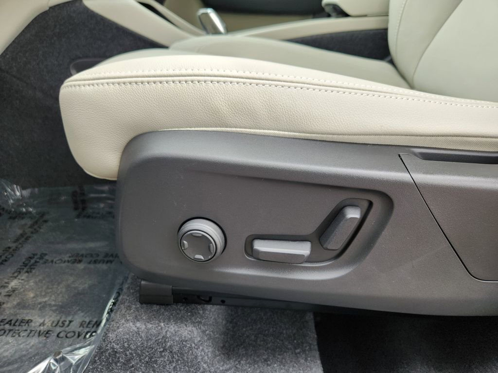 New 2026 Volvo XC40 B5 Plus w/ Protection Package Premier image 14