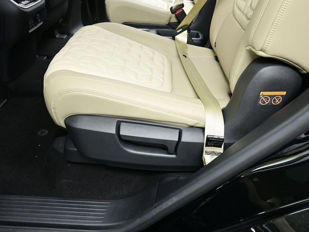 New 2026 Nissan Armada Platinum image 18