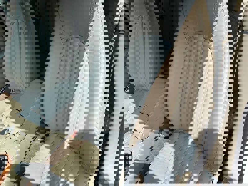 Used 2005 Jaguar XK8 Convertible image 27