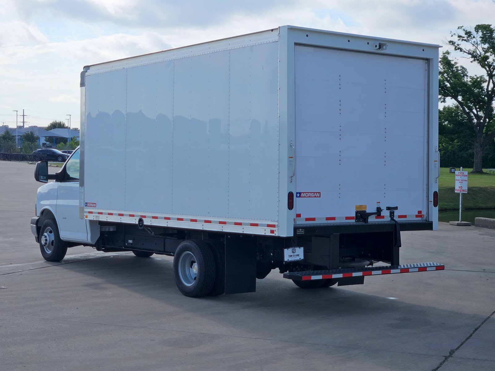 New 2026 Chevrolet Express 3500 w/ Power Convenience Package RWD image 4