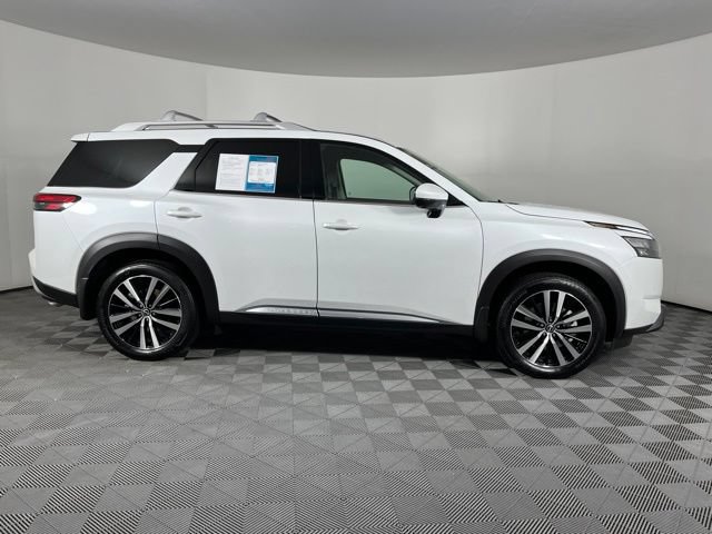 Used 2025 Nissan Pathfinder Platinum w/ Cargo Package FWD image 13