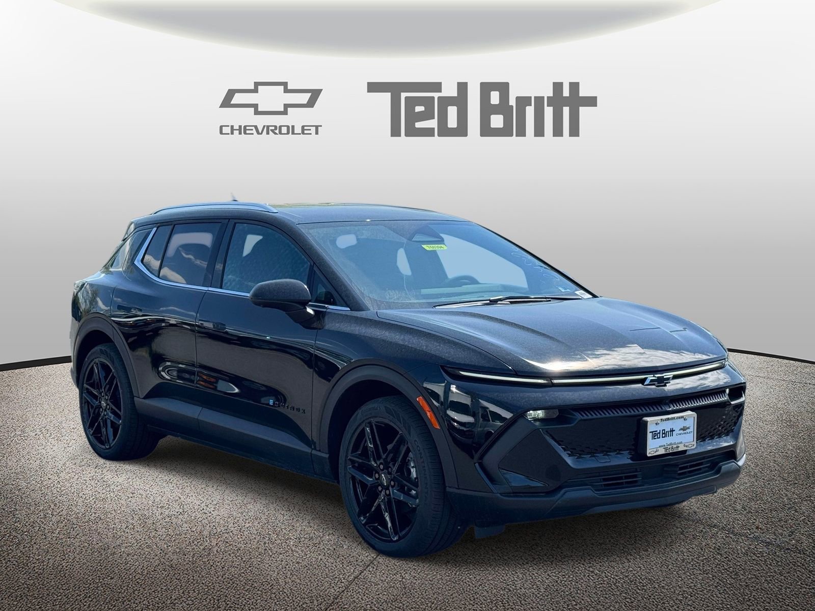 New 2026 Chevrolet Equinox EV LT w/ LPO, Blackout Package FWD image 3