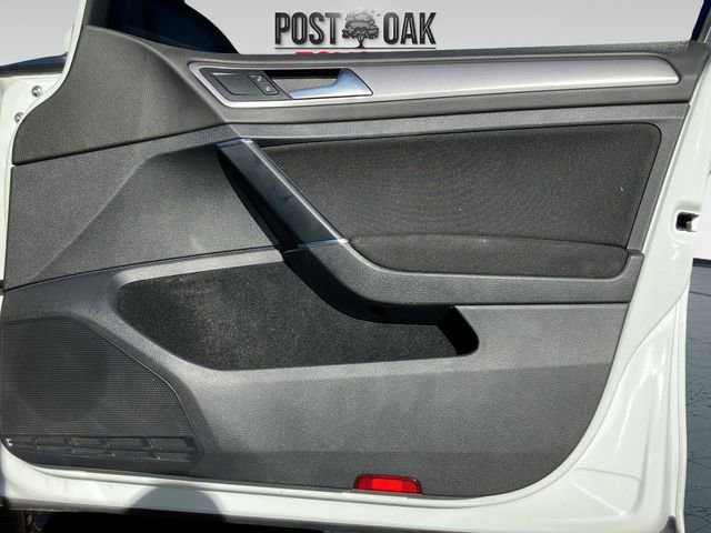 Used 2016 Volkswagen e-Golf SE w/ DC Fast Charging Package image 10